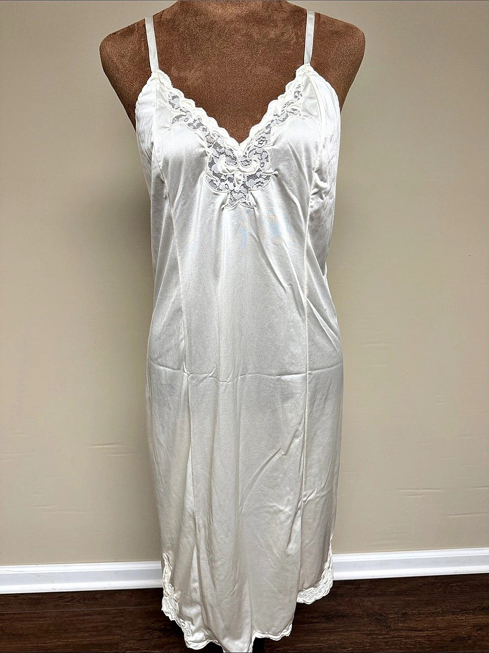 Sears Vintage Anti-Cling Antron III Nylon Lace Trim Full Slip Vintage Antron III